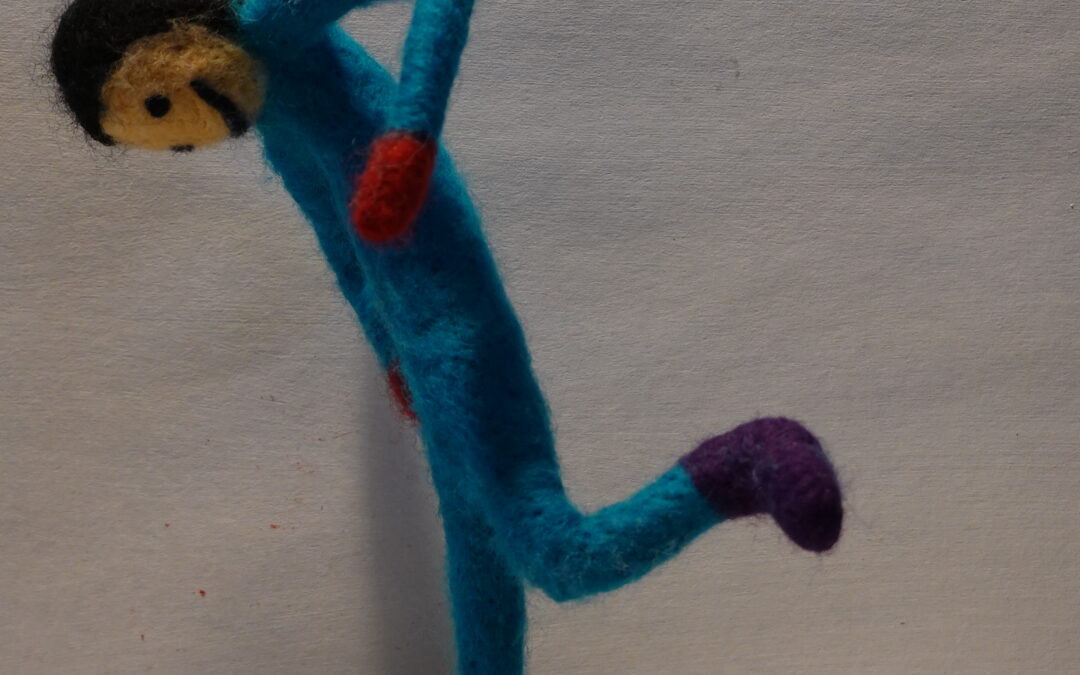 statuette bleue